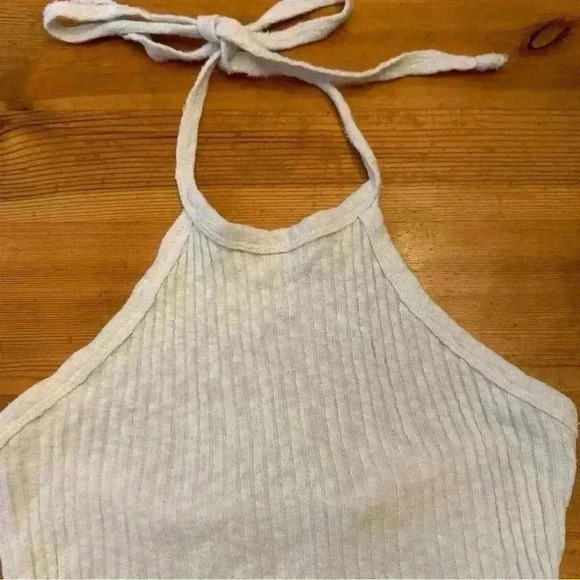 Wet seal halter crop top - Picture 3 of 4